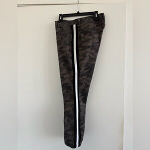 Laurie Felt camo side stripe denim jogger sz L